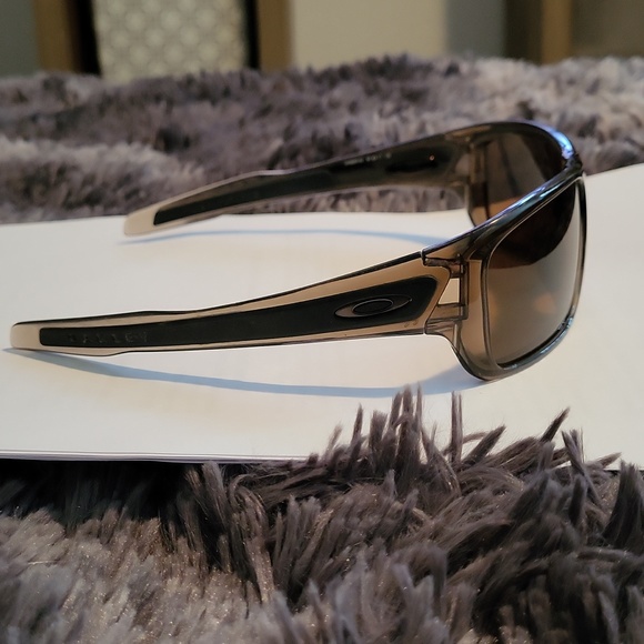 Oakley Accessories - Oakley sunglasses